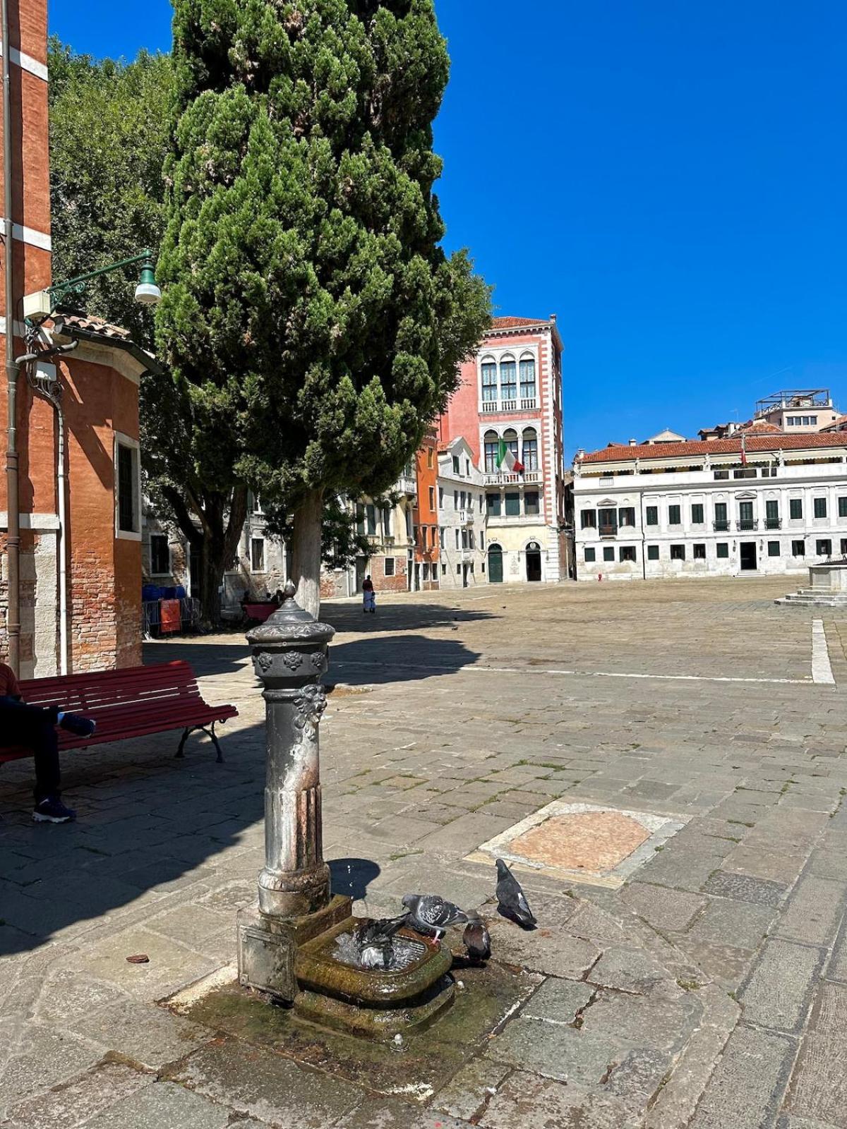 Campo San Polo Canal View Venecia